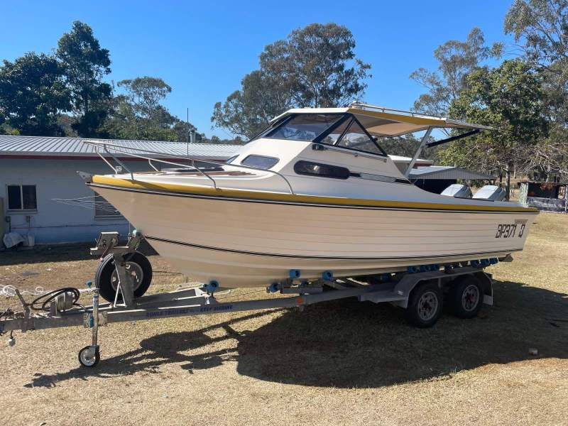 CruiseCraft Scorpion 625 Hard top with extended canopy
