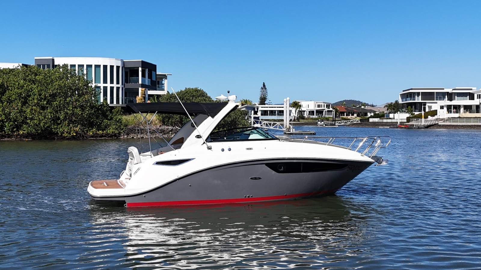 Sea Ray 265 Sundancer Sports Cruiser