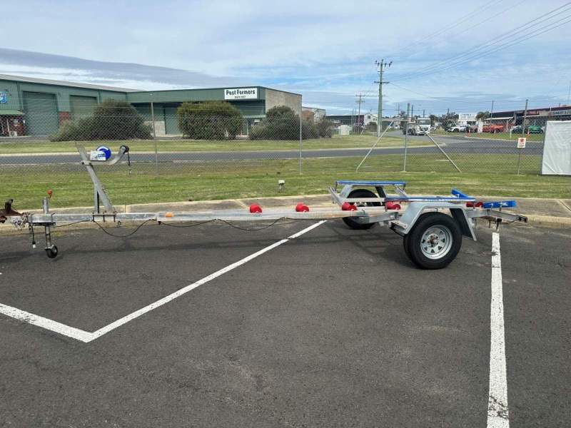 Roadmaster Boat Trailer (UNLICENSED )
