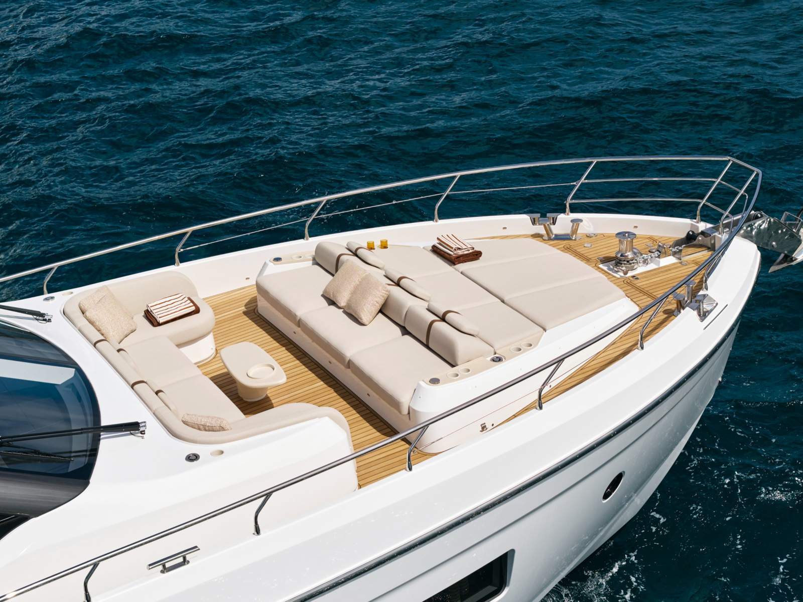 Azimut Flybridge 82