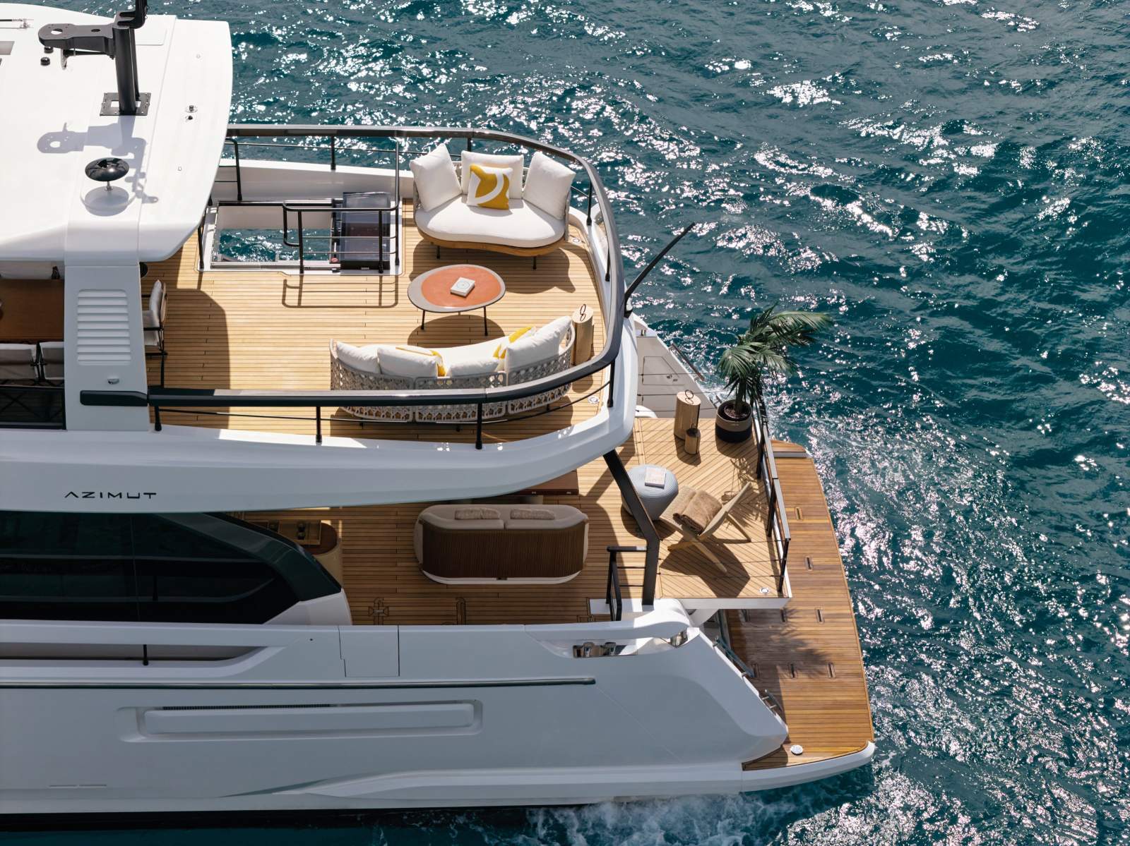 Azimut Flybridge 82