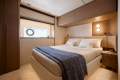 Azimut Flybridge 82