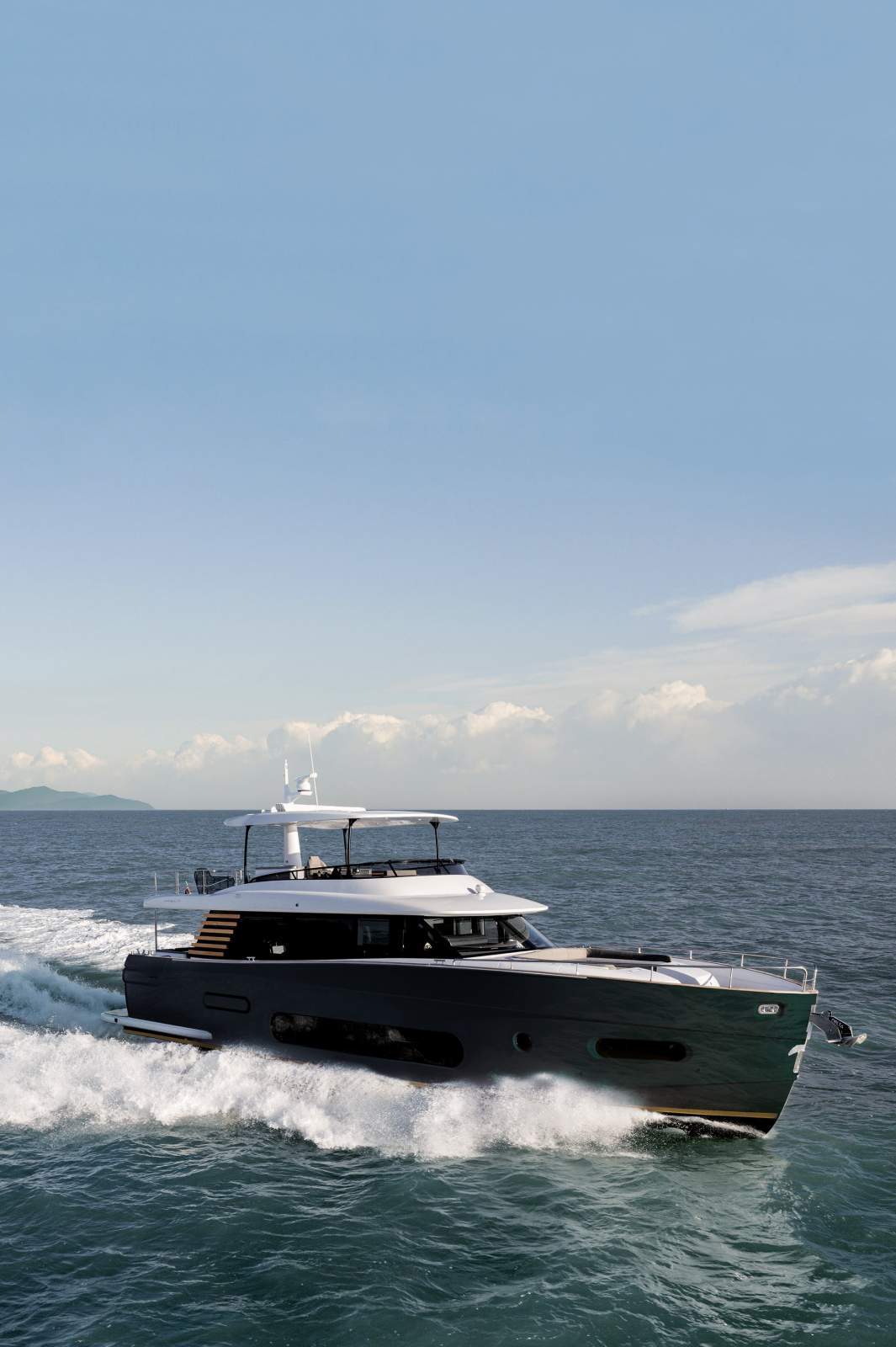 Azimut Magellano 66