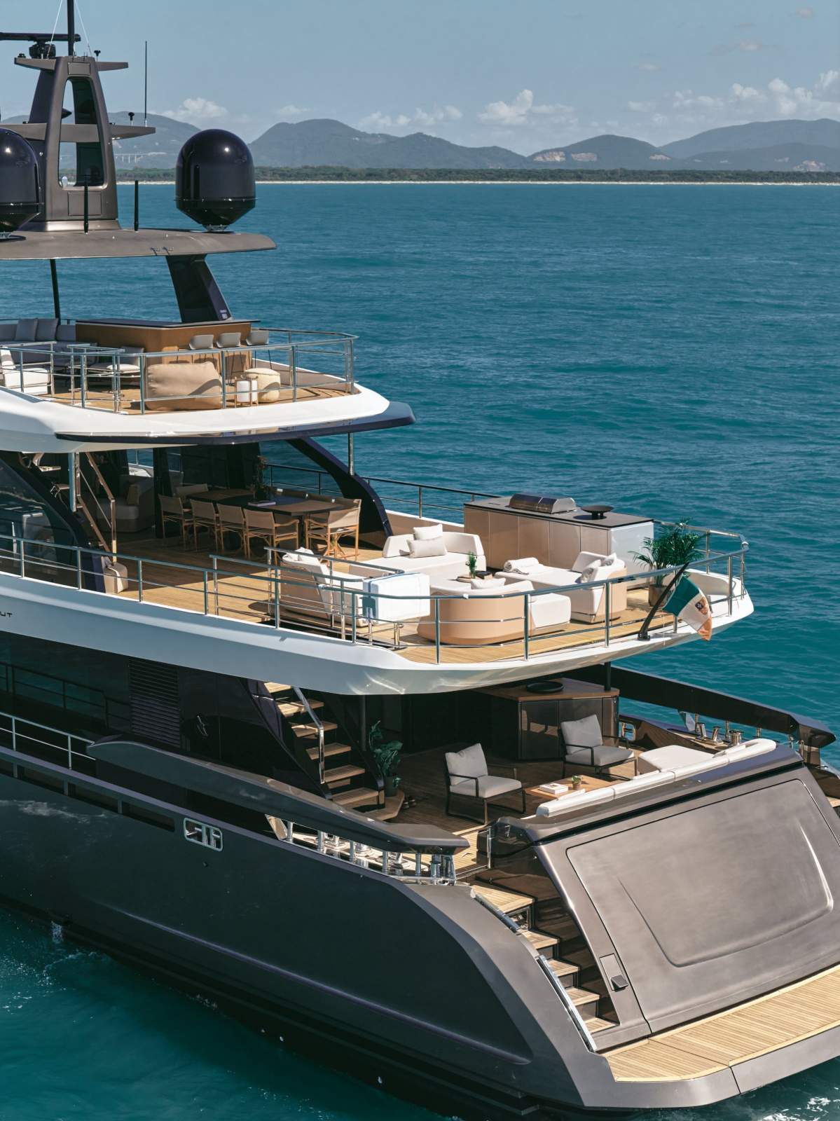 Azimut Grande 36