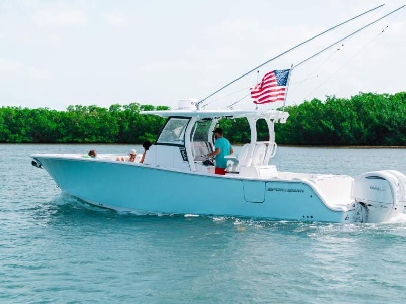 Sportsman Open 302 Centre Console