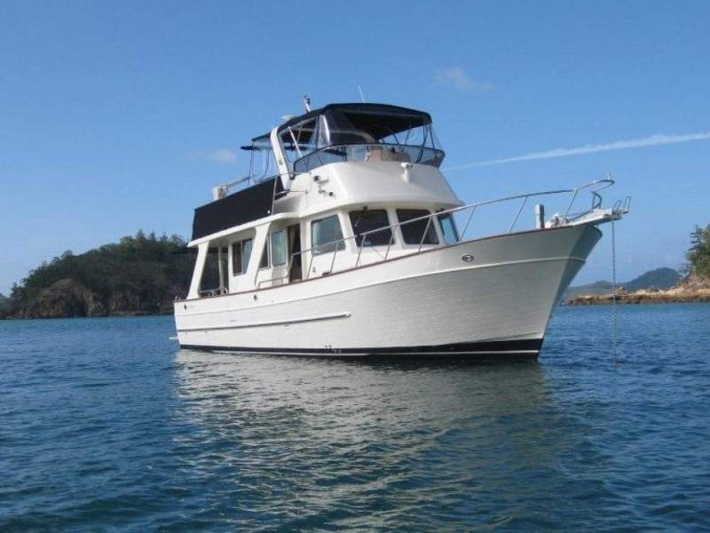 Clipper Heritage 40 Classic Flybridge Cruiser