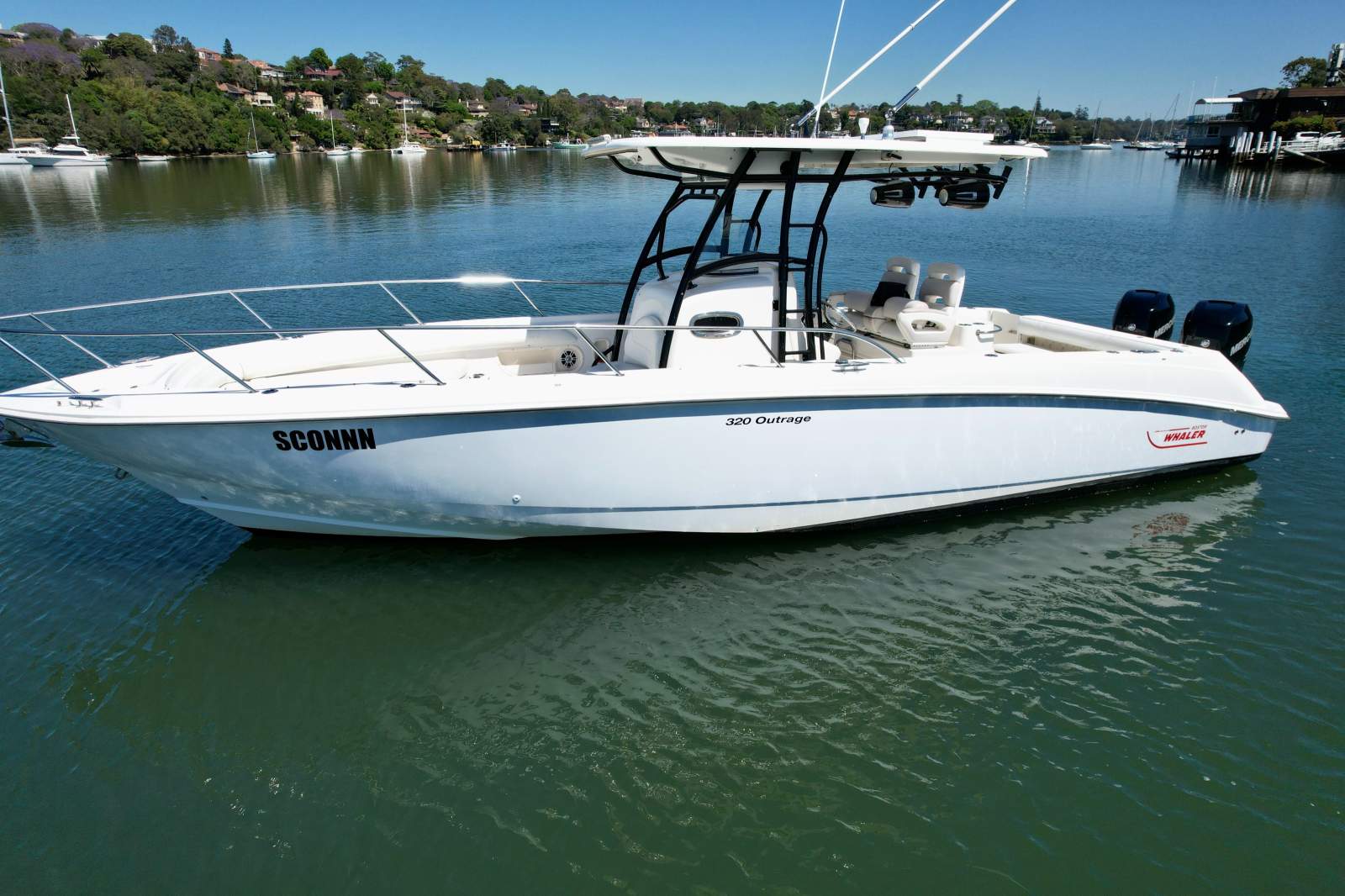 Boston Whaler 320 Outrage