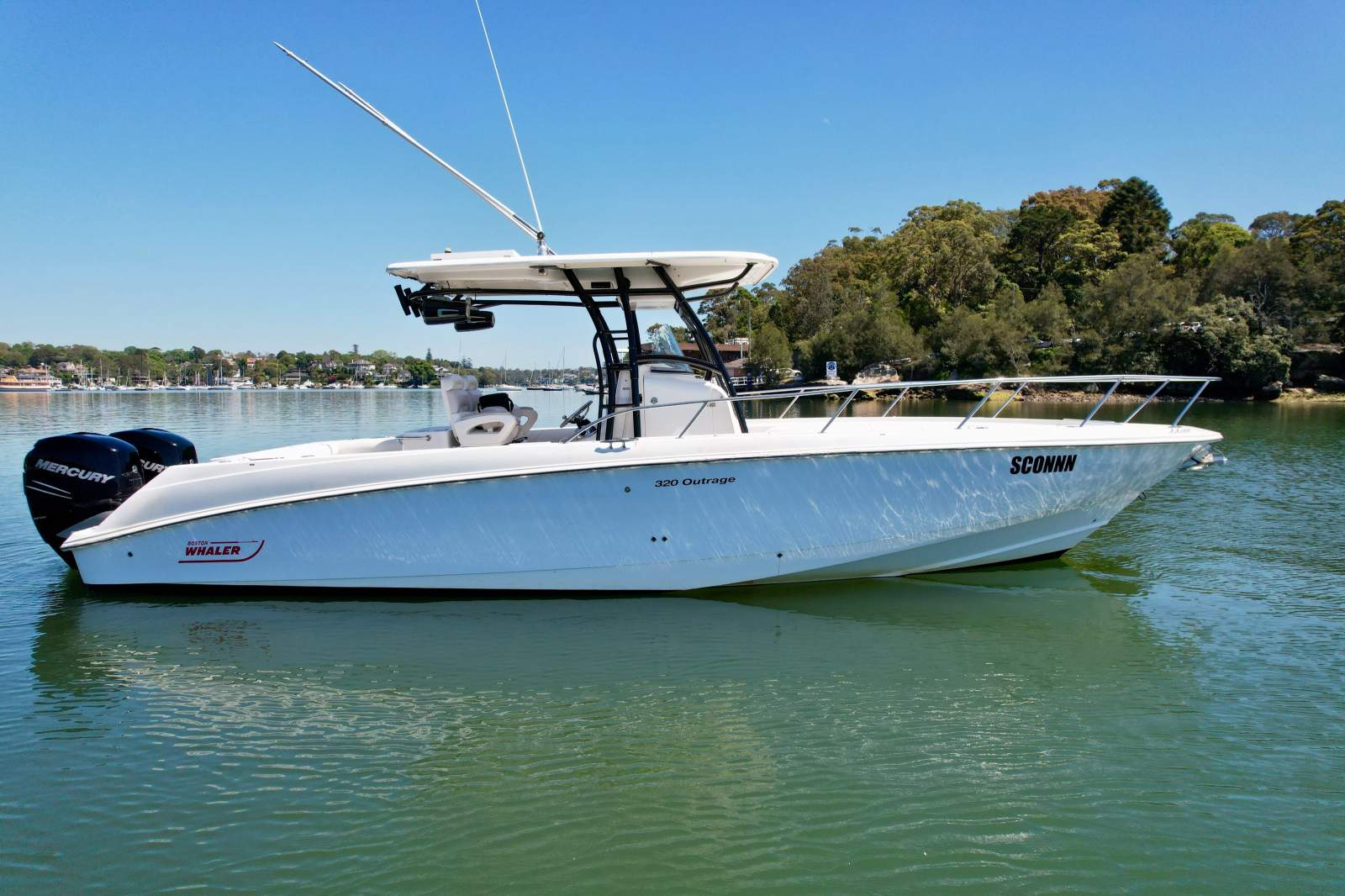 Boston Whaler 320 Outrage