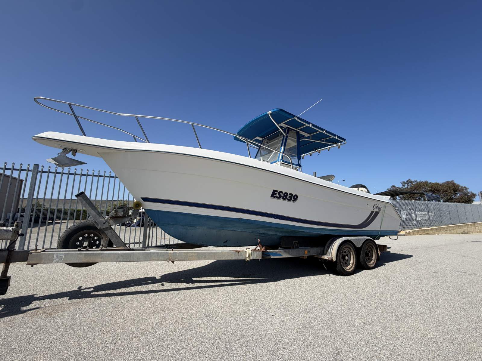 Cobia 240 Centre Console