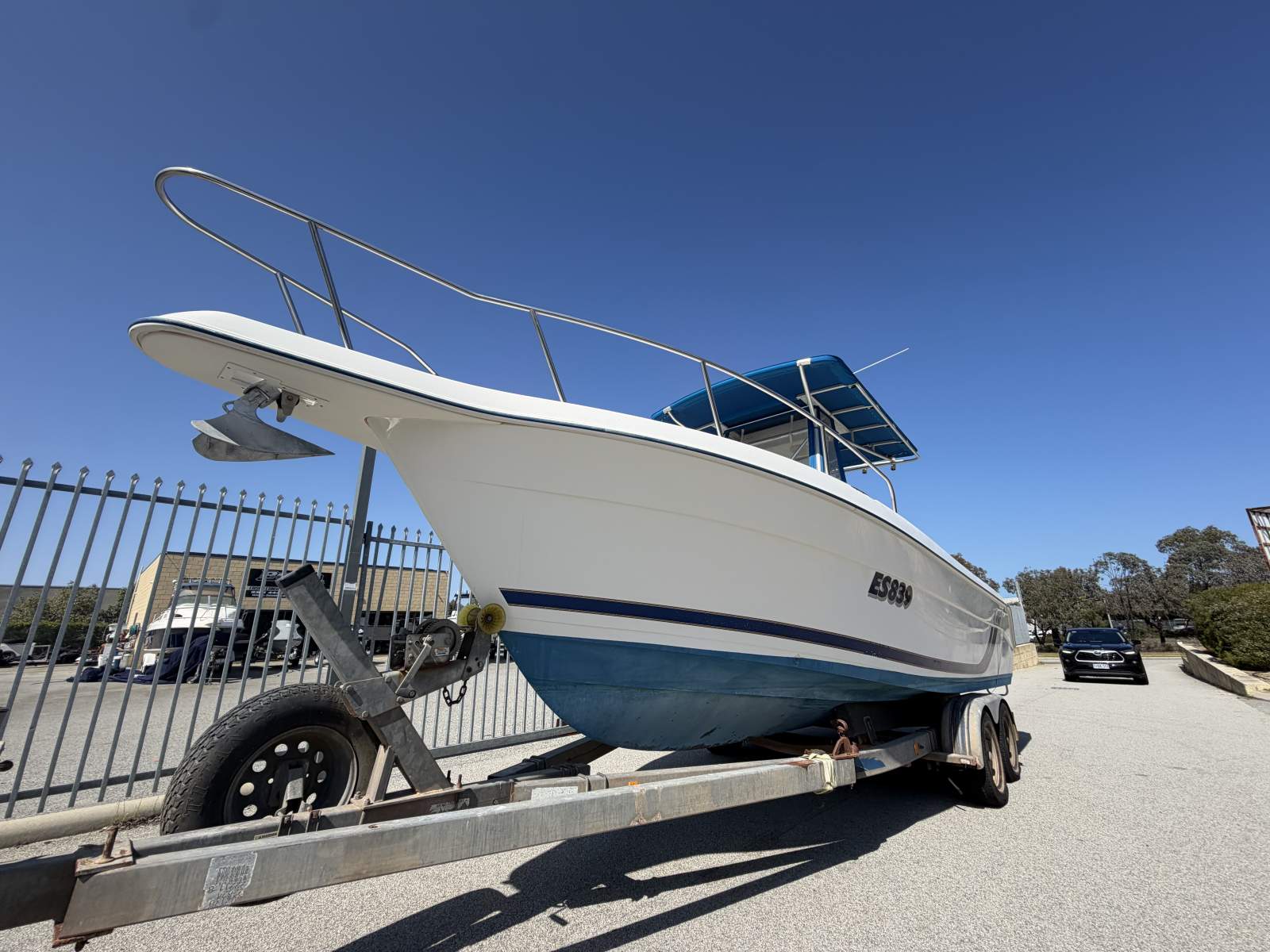 Cobia 240 Centre Console