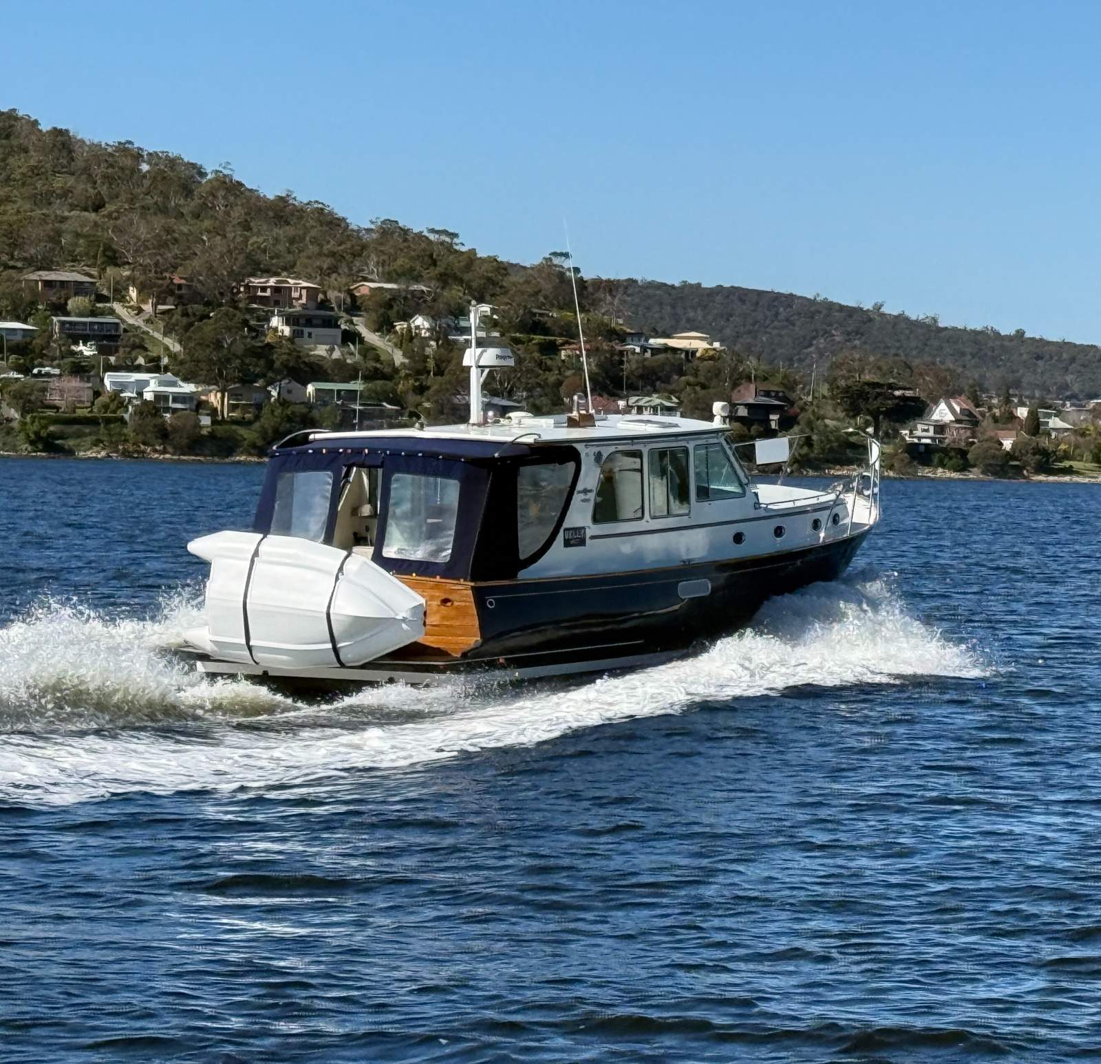 Halvorsen 38 Gourmet Cruiser - 2003 "Belle"