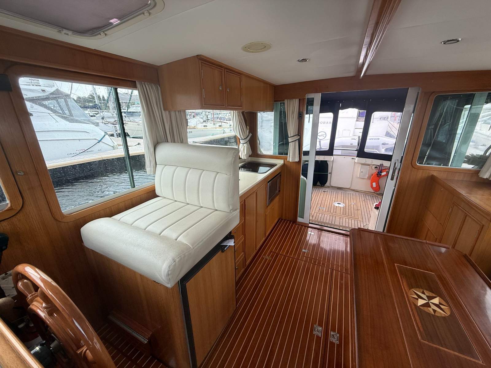 Halvorsen 38 Gourmet Cruiser &ndash; 2003 Belle