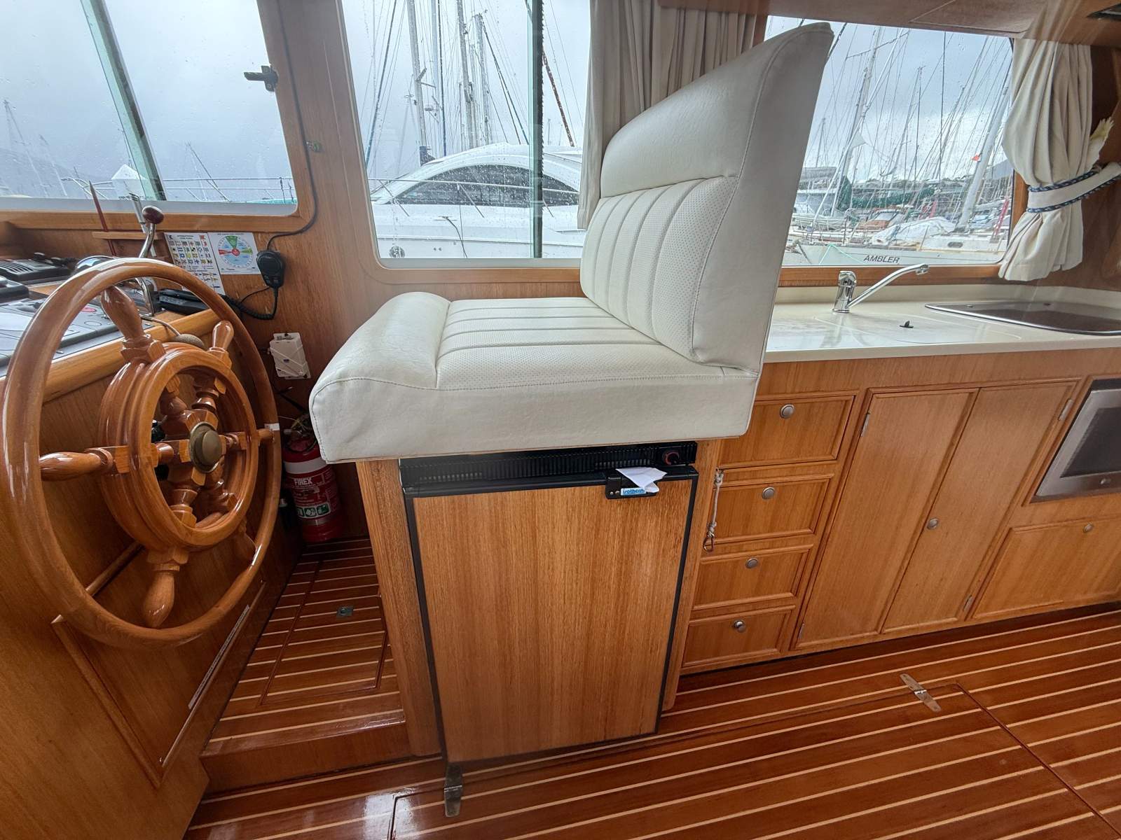 Halvorsen 38 Gourmet Cruiser &ndash; 2003 Belle