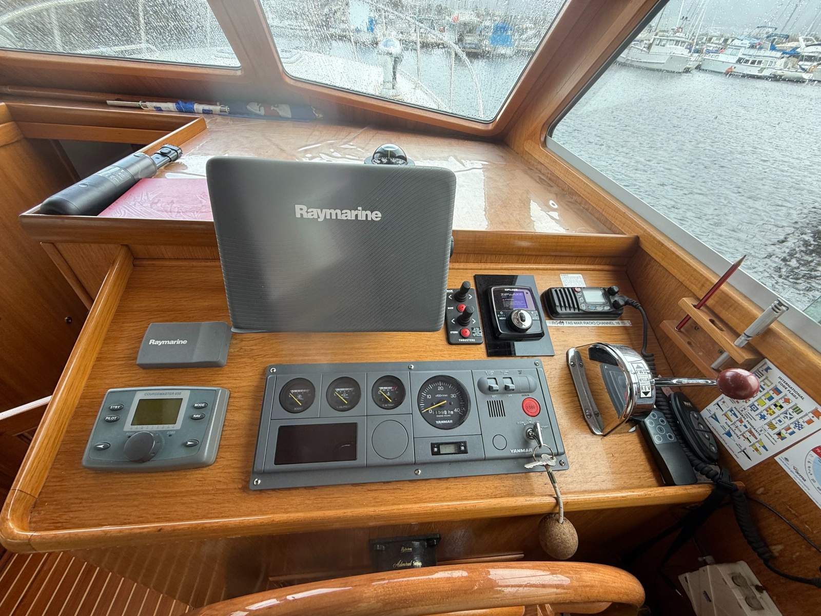 Halvorsen 38 Gourmet Cruiser &ndash; 2003 Belle