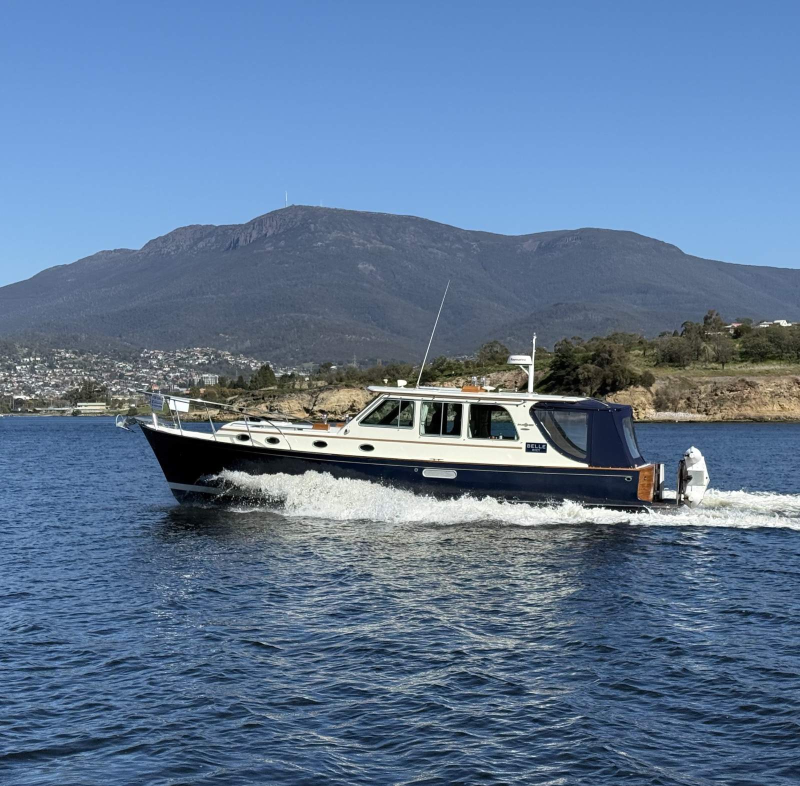 Halvorsen 38 Gourmet Cruiser - 2003 "Belle"