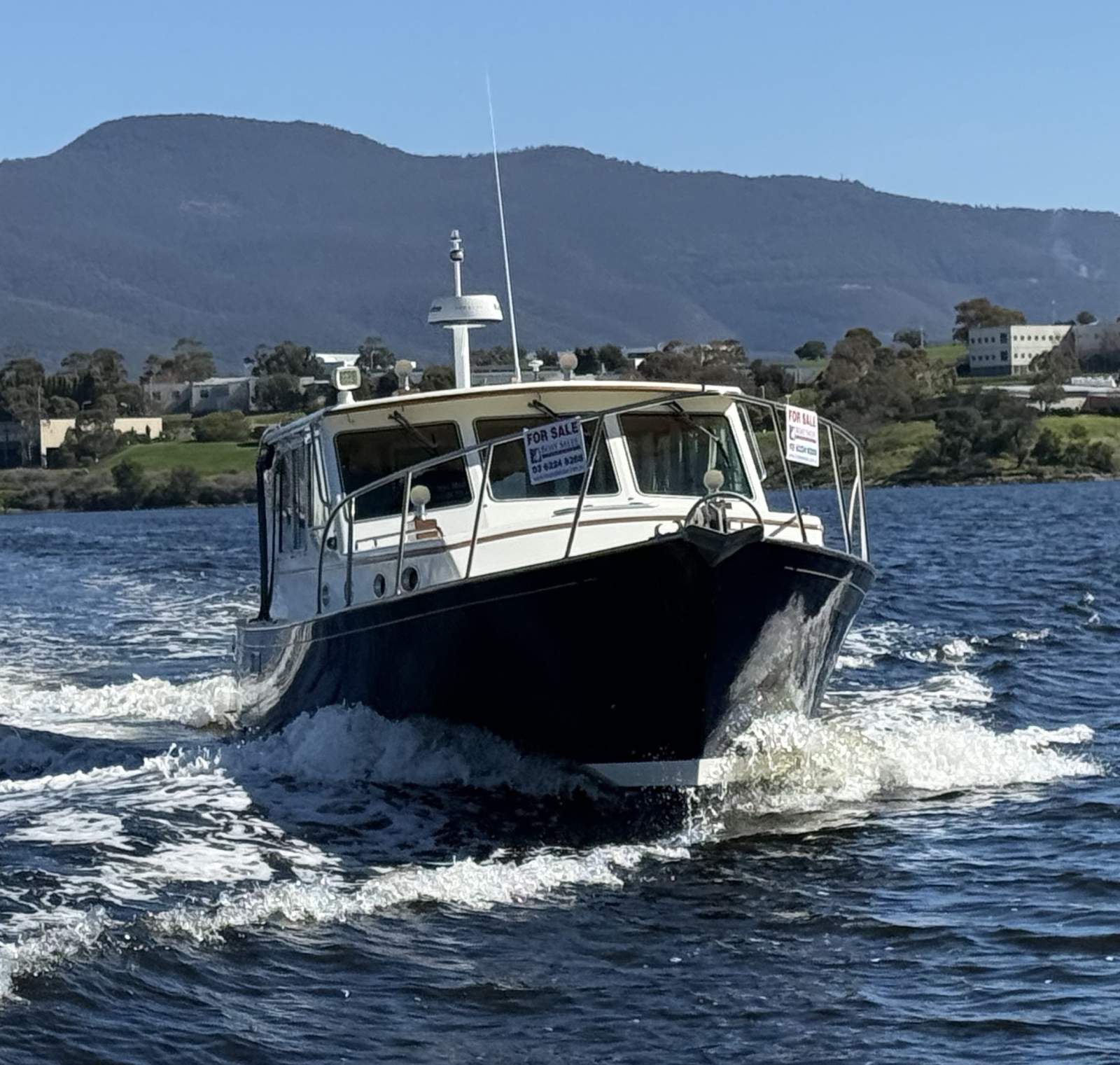 Halvorsen 38 Gourmet Cruiser &ndash; 2003 Belle