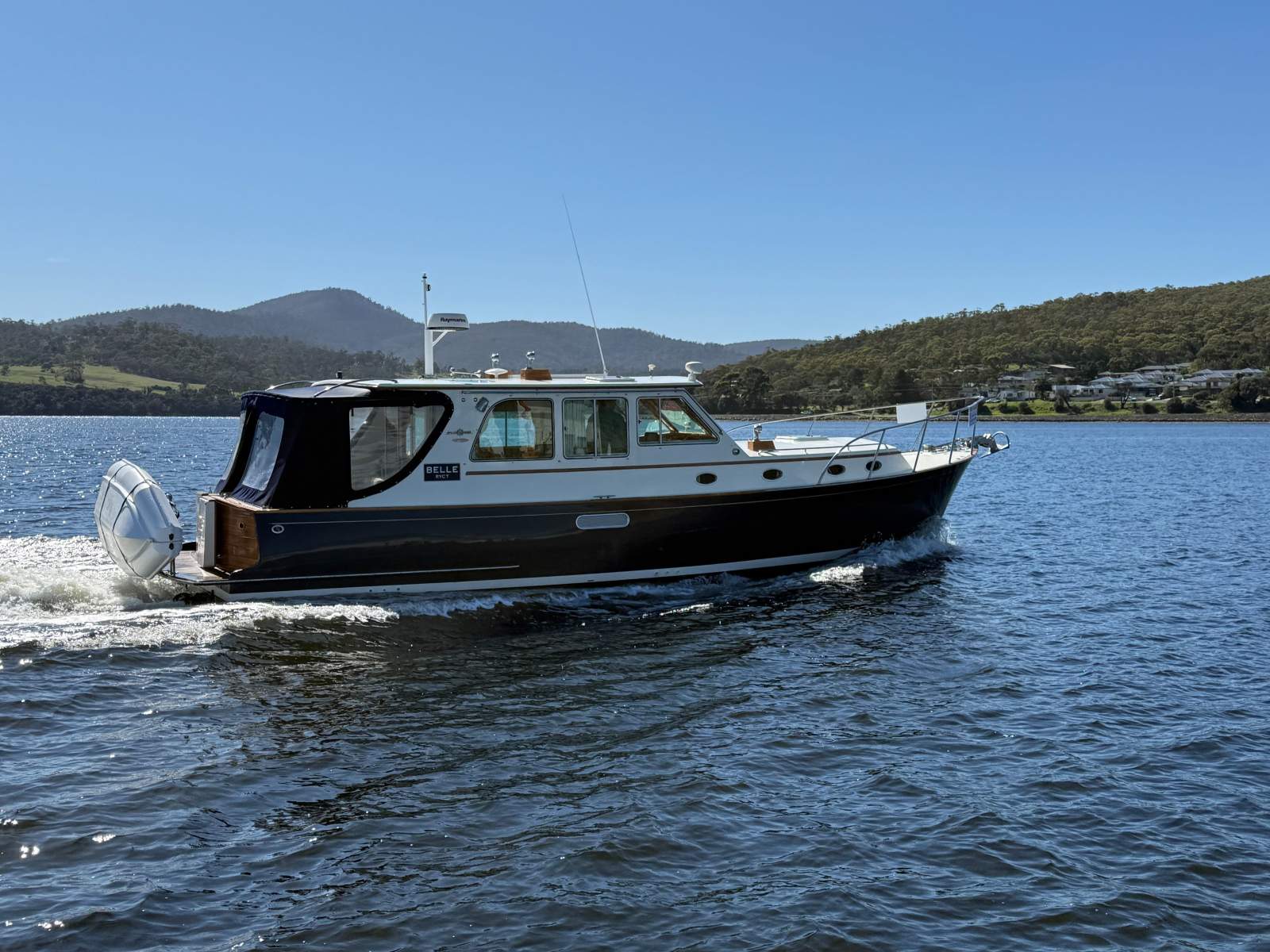Halvorsen 38 Gourmet Cruiser &ndash; 2003 Belle