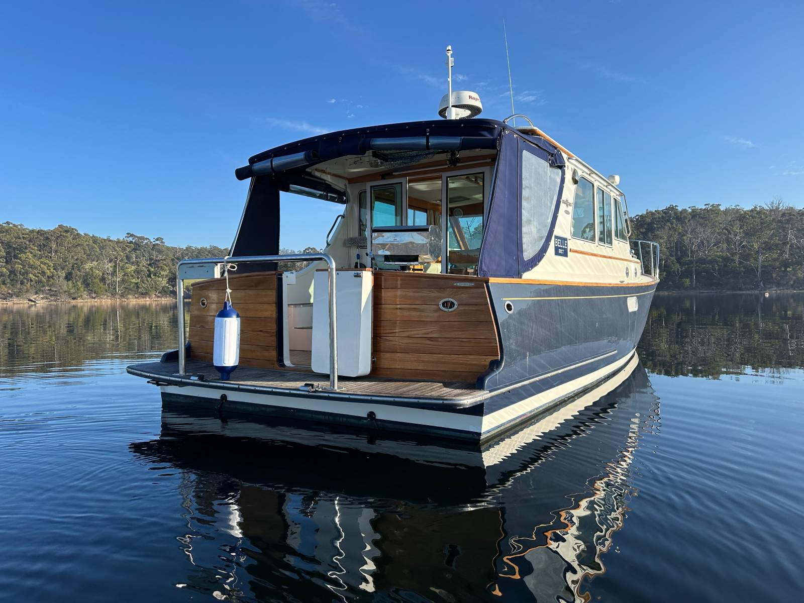 Halvorsen 38 Gourmet Cruiser &ndash; 2003 Belle