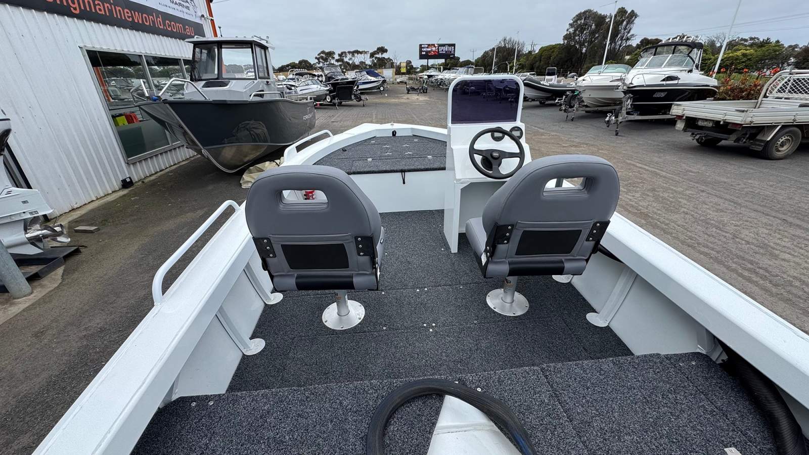 Makocraft 430 Estuary Tracker Open