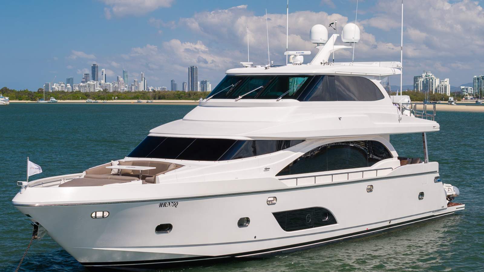 Horizon Yacht E75 Skylounge | Aft Galley