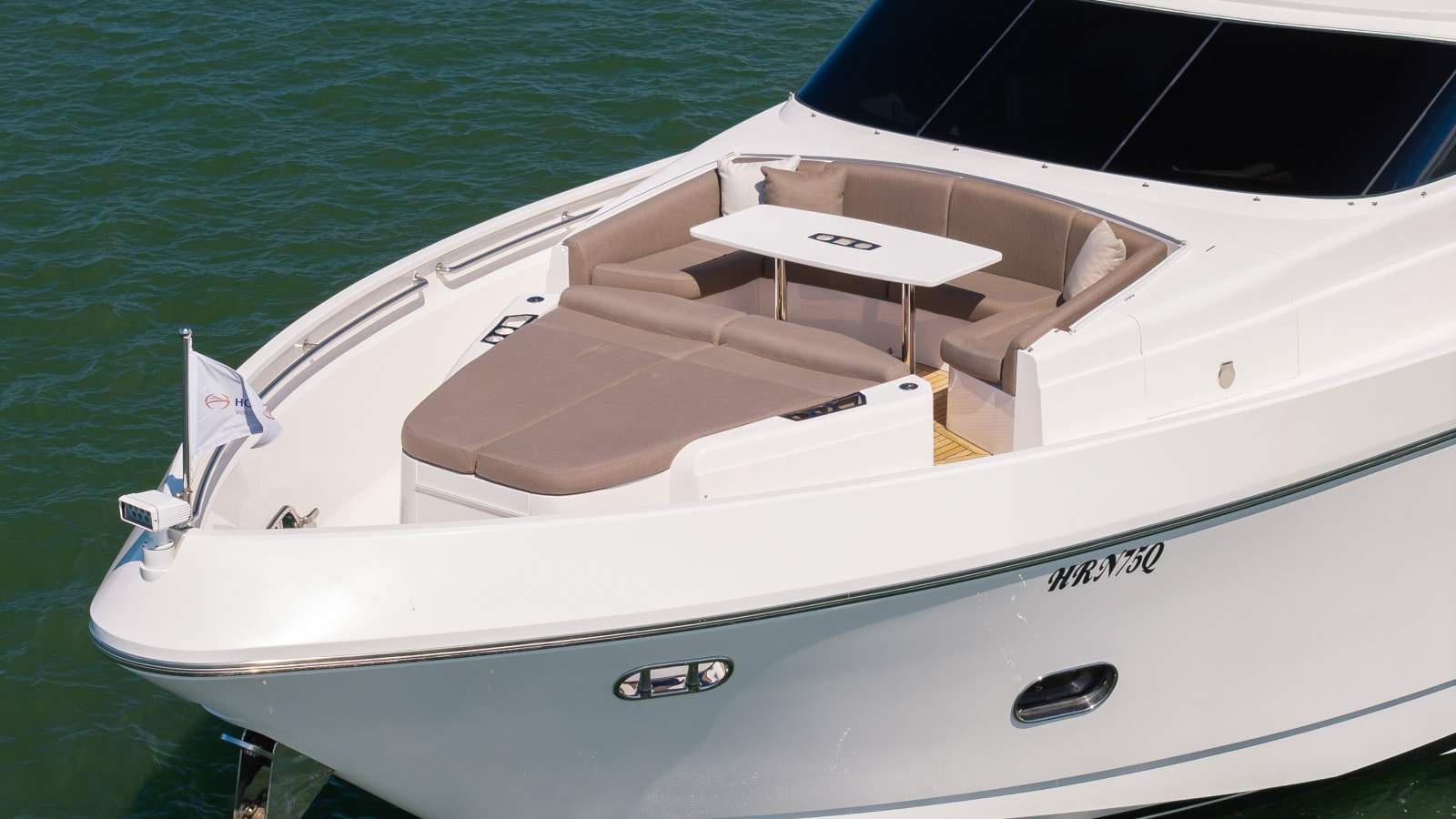 Horizon Yacht E75 Skylounge | Aft Galley
