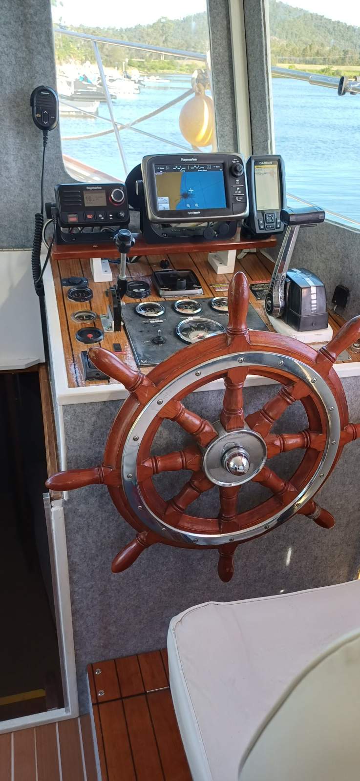 Phil Heaney 40 Aft Cabin:Helm