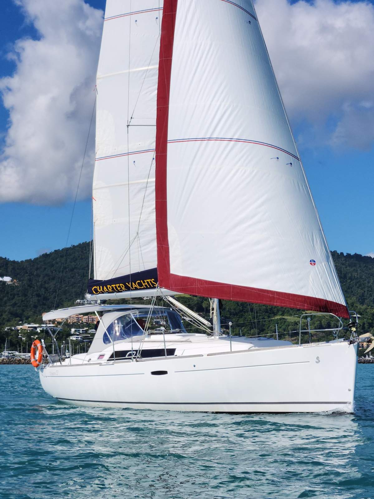 Beneteau Oceanis 37.1 Very innovative design.