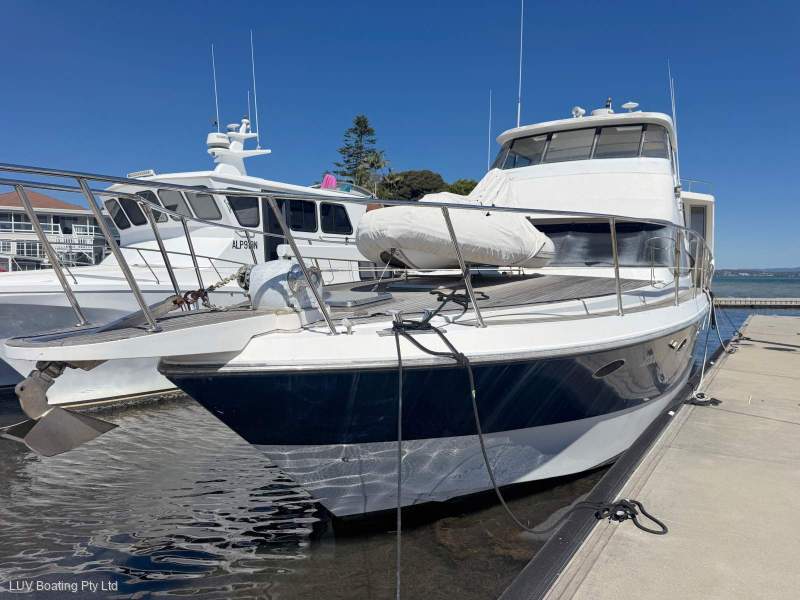 Johnson 55 Motor Yacht