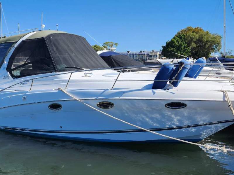 Four Winns Vista 318 extended swimming platform