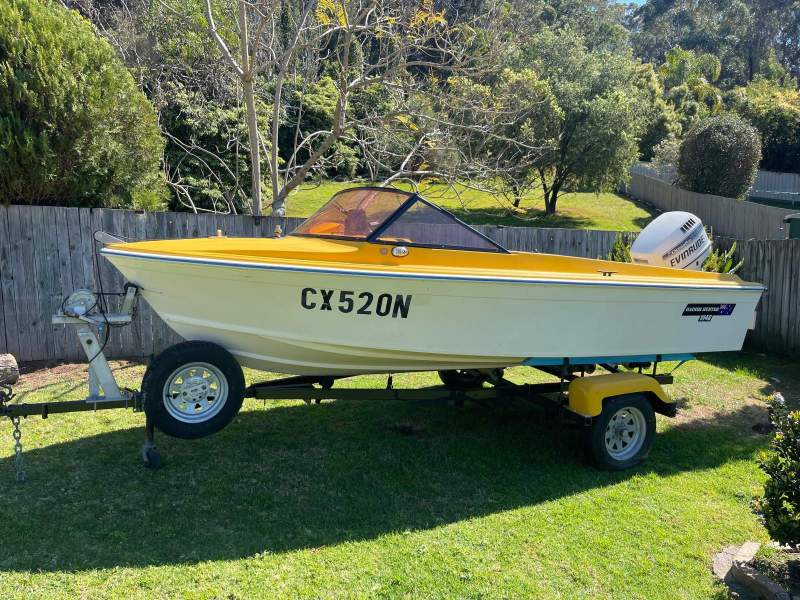 Haines Hunter V146 Runabout