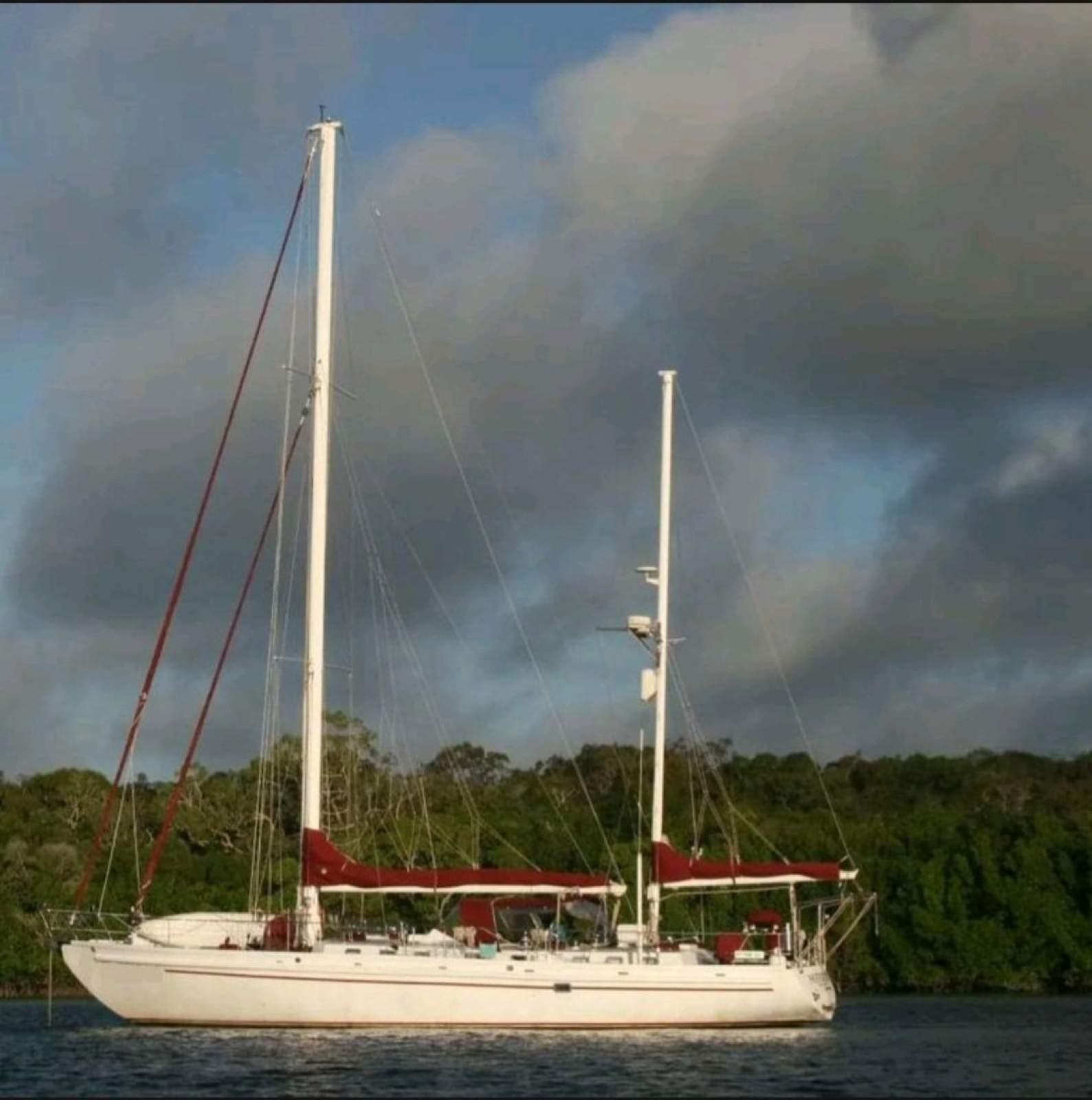 Roberts 53 Bluewater GRP Cruiser