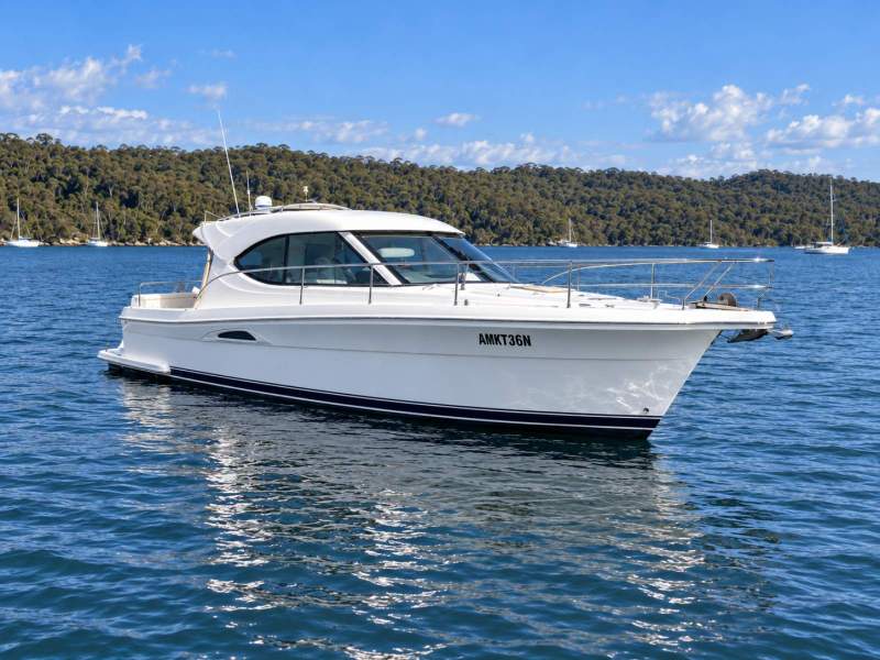 Riviera 3600 Sport Yacht