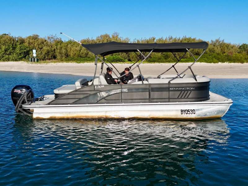 Bennington Pontoon Boat 23 LX