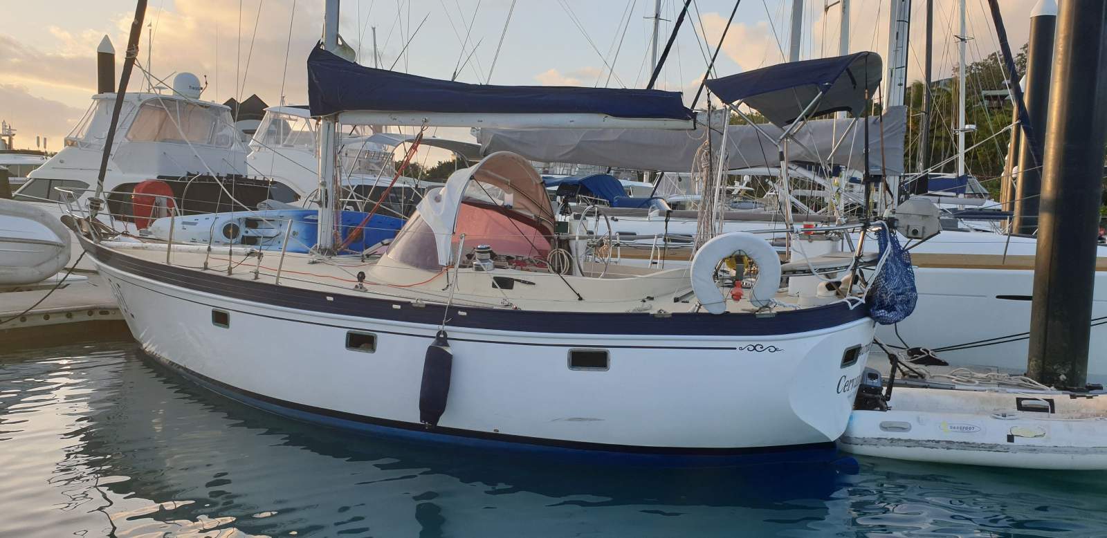 Nantucket 33 Islander:Permanent berth in Hamilton Island Marina