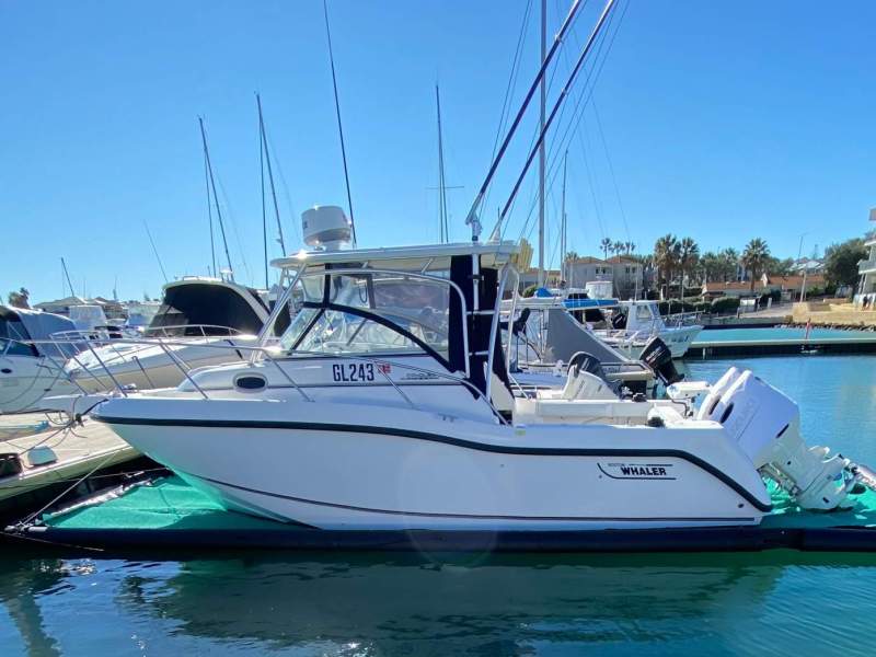 Boston Whaler 255 Conquest Built with fishing package