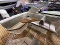 New Sea Ray 230 SDX OB:lots of space