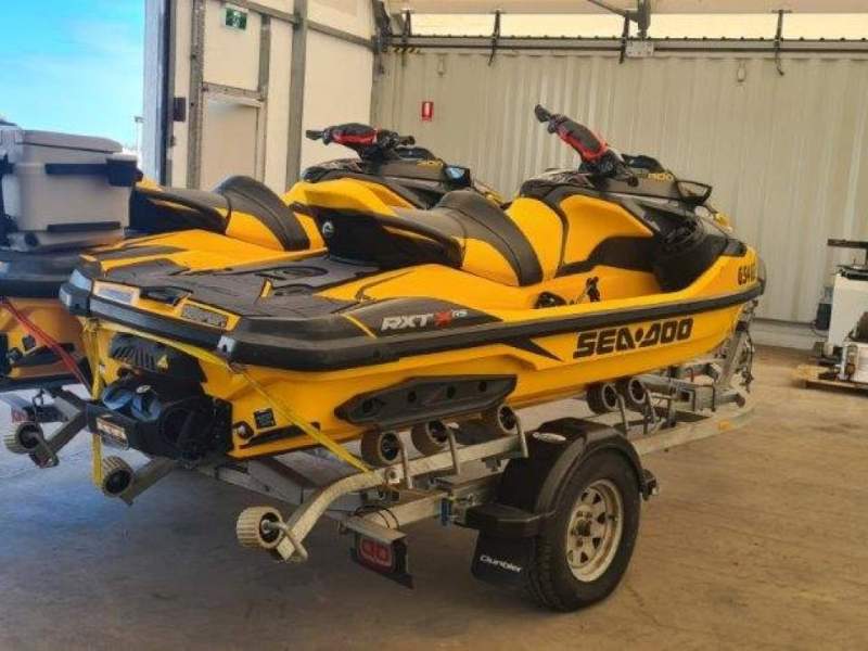 Sea-Doo RXP-X 300 2 jet skis