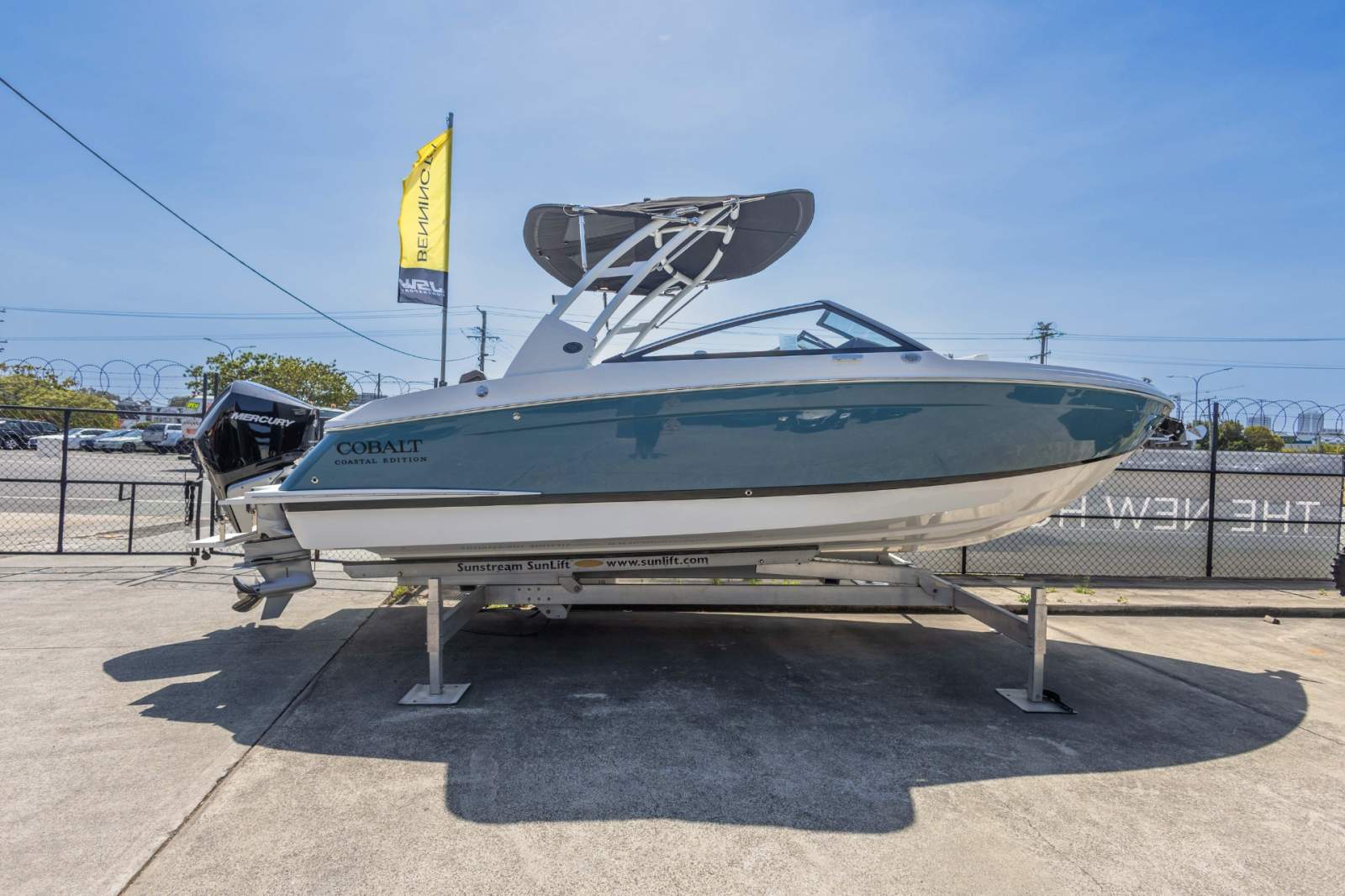 Cobalt R4 Outboard