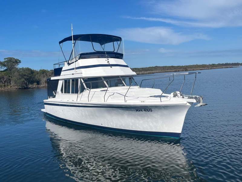Fairway 36 Flybridge Cruiser