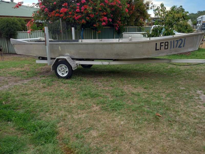 5.8 metre commercial fishing punt