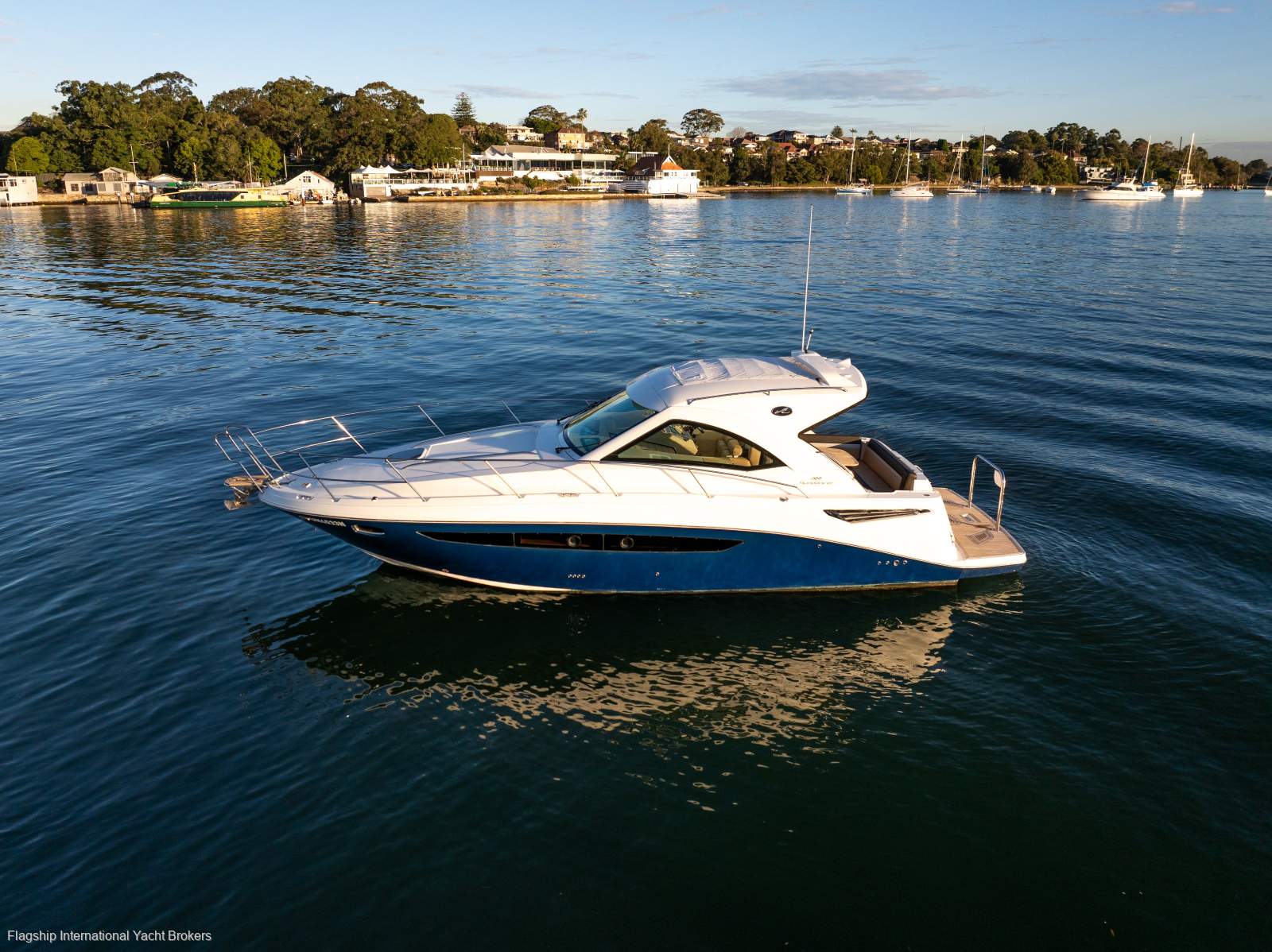 Sea Ray 355 Sundancer