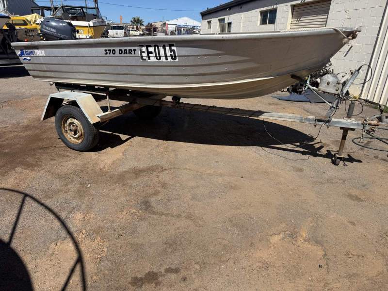 Quintrex 370 Dart