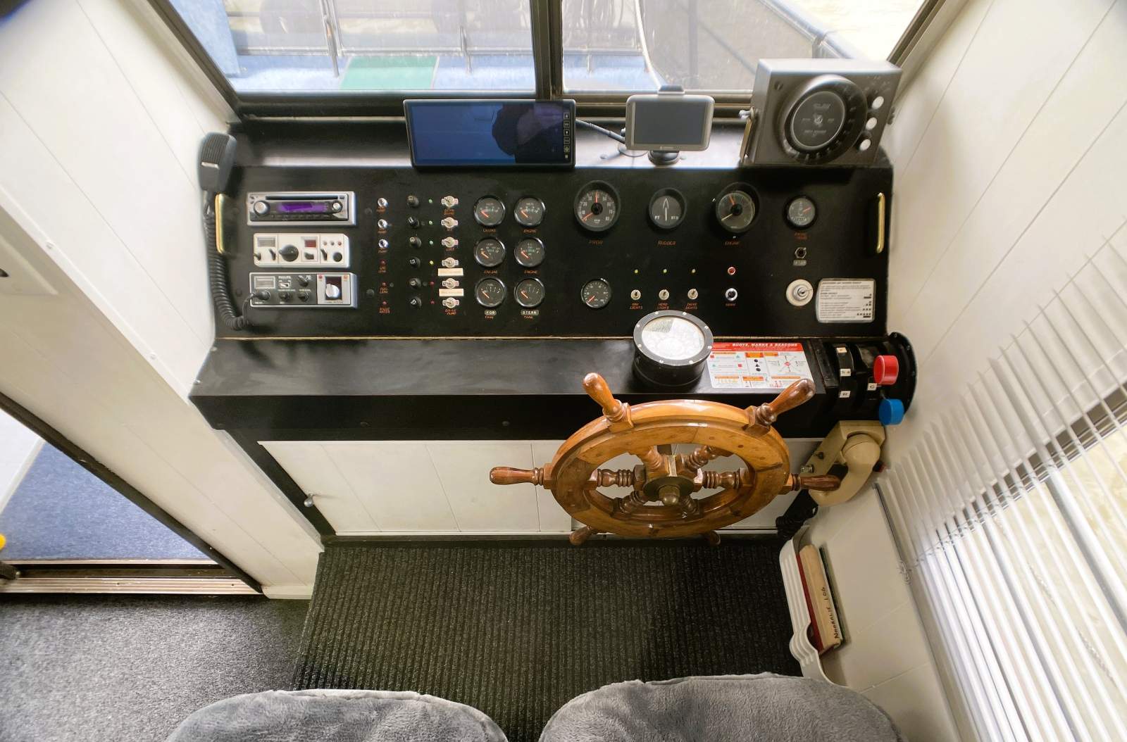 "Nooralie". Dual Decked, 3Bed, 1Bath, Houseboat.