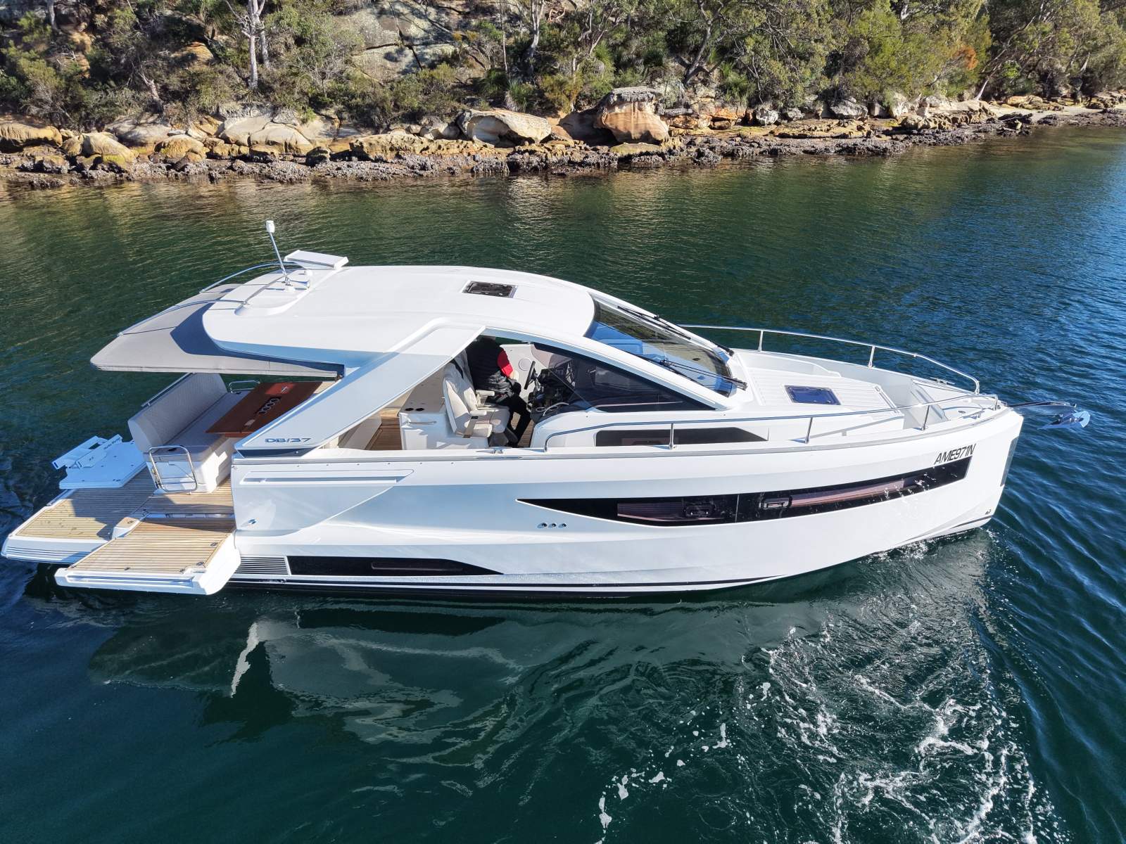 Jeanneau DB 37