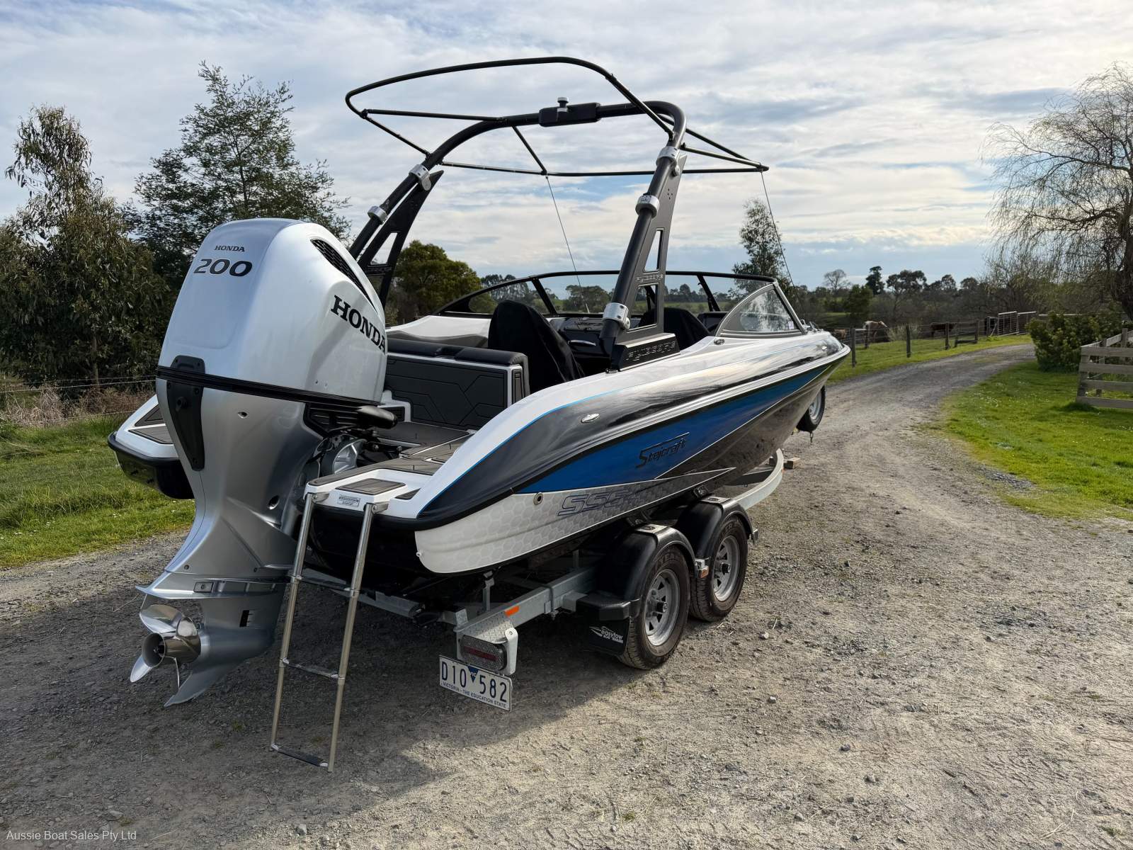 Stejcraft SS64 Outboard Bowrider