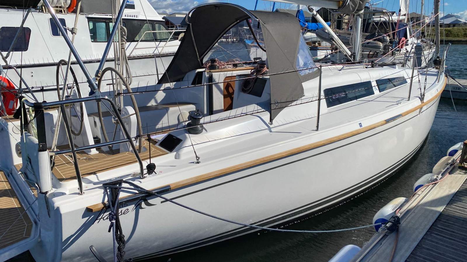 Hanse 315 Modern performance cruiser