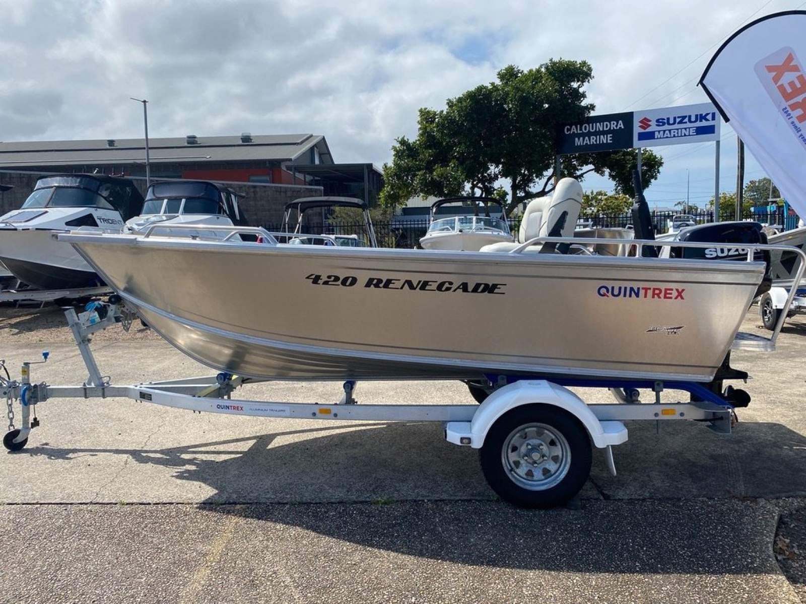 Quintrex 420 Renegade TS