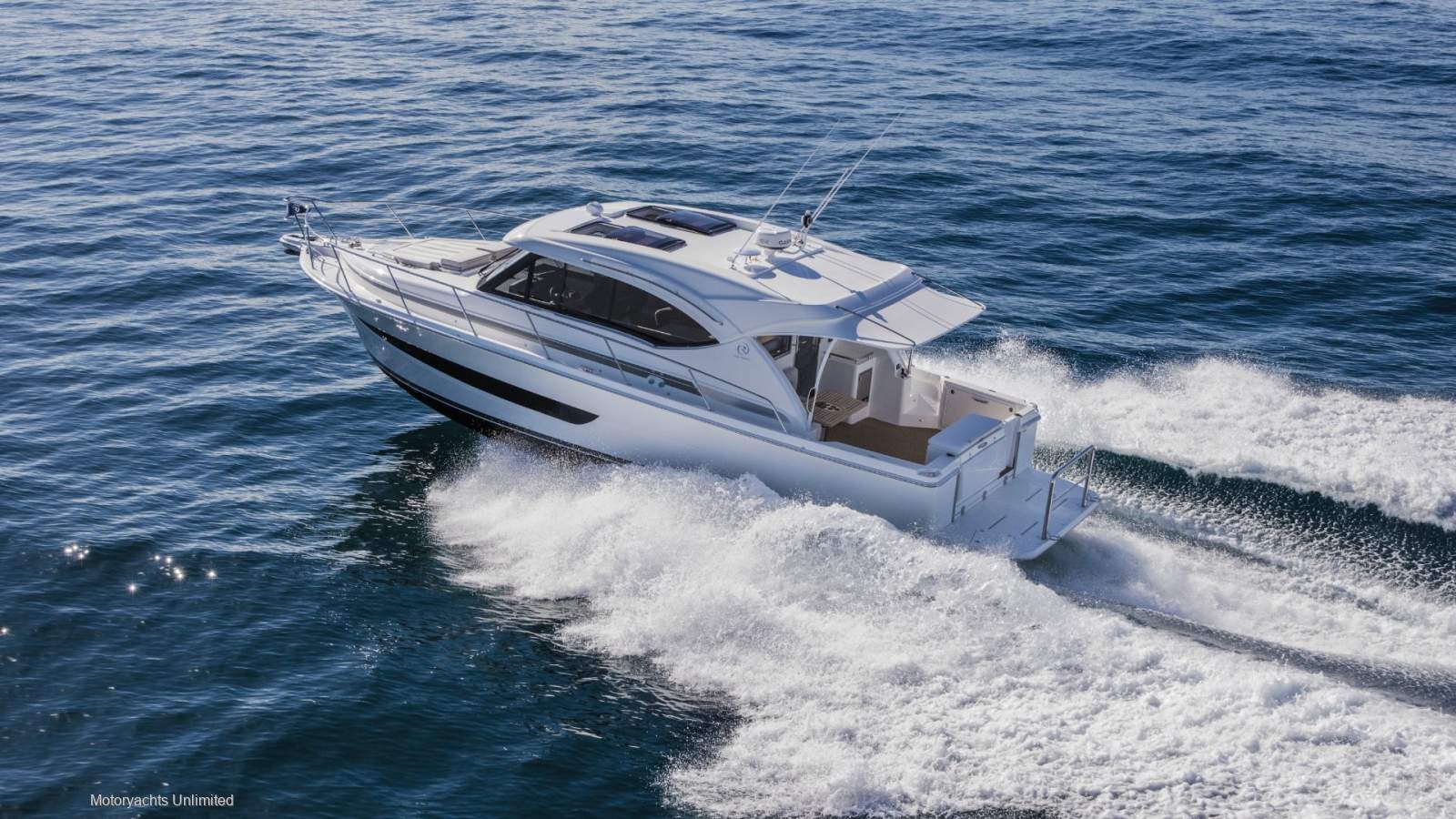 Riviera 395 SUV - THE RIGHT-SIZED RIVIERA:Riviera Website Images - Not the actual boat. These are coming soon!