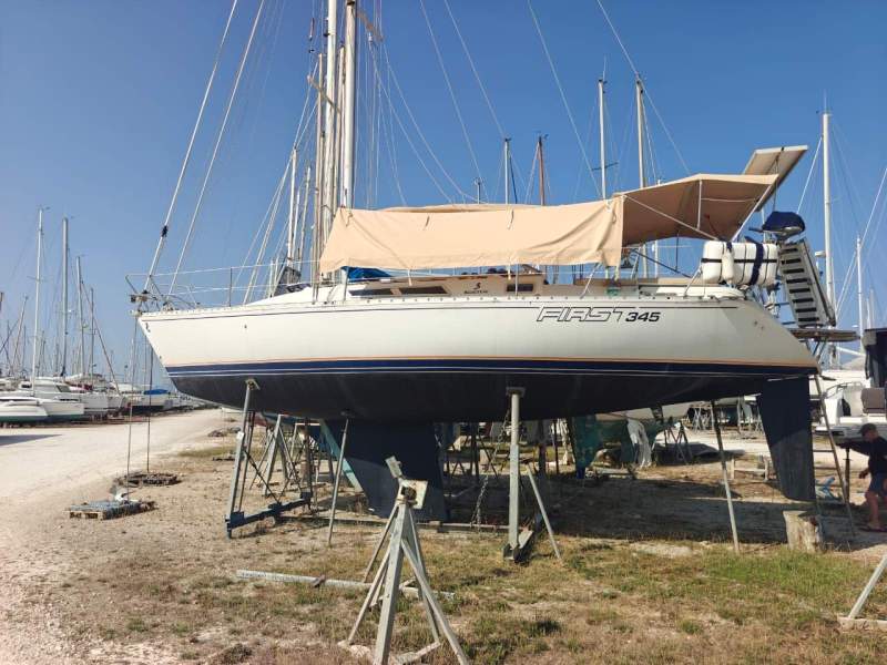Beneteau First 345