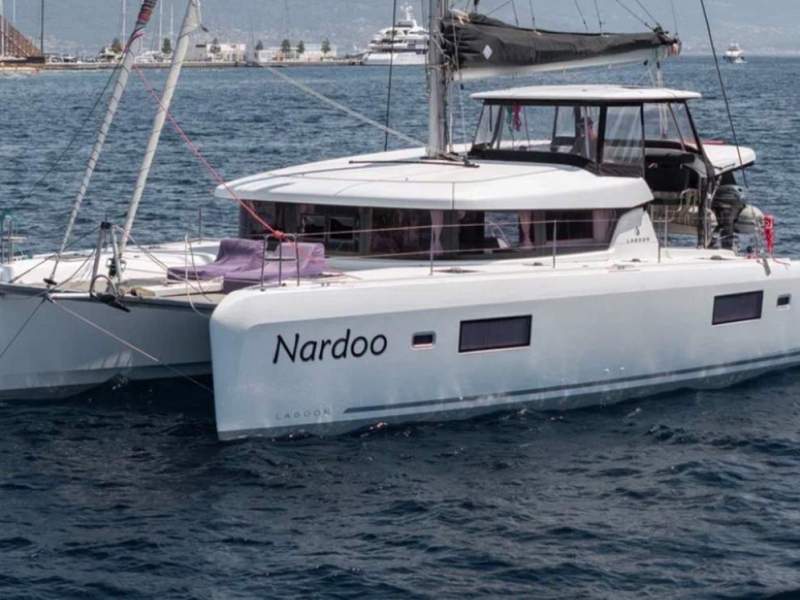 Lagoon 42